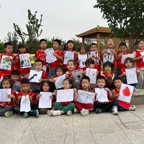 《童心迎国庆、萌娃长征行》——🌱蒙氏遇见自然       芳草地混龄二班