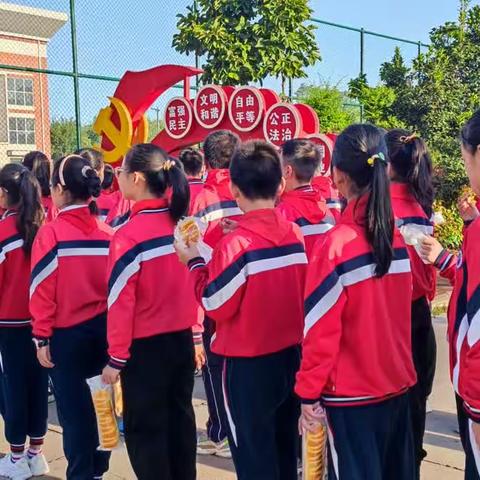 缅怀革命先烈，弘扬红色精神——孟津区第四实验小学参加烈士纪念日公祭活动