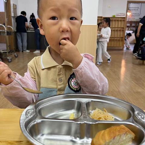 莱恩幼儿园小三班成长记录