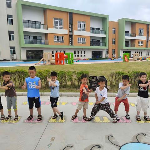 “润物无声沁童心，收获成长硕果甜”——宋河镇幼儿园中一班保教成果展示