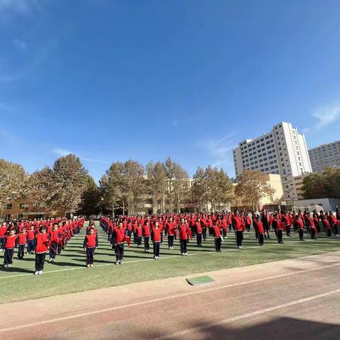 和田市第七小学“童心向党，争做新时代好队员”新队员﻿入队仪式