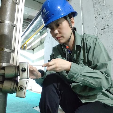 巾帼助冬暖 备战待寒冬