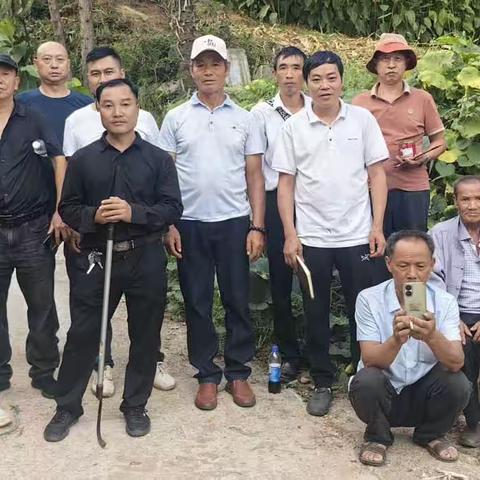 贵州贵阳、黔西南两地高姓宗亲历史文化践行者到兴仁市高武考察清朝时期古坟墓