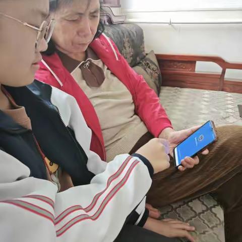 帮助老人跨越“数字鸿沟”（副本）