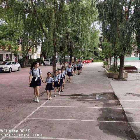 宝贝，河下小学欢迎你——记锦屏镇河下小学幼小衔接活动之幼儿参观校园