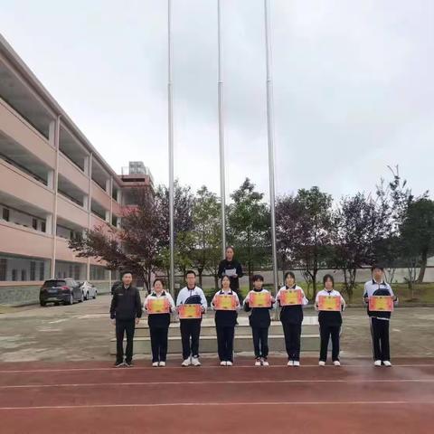 海上月是天上月 祝每个人都快乐———酉州学校2104青春班