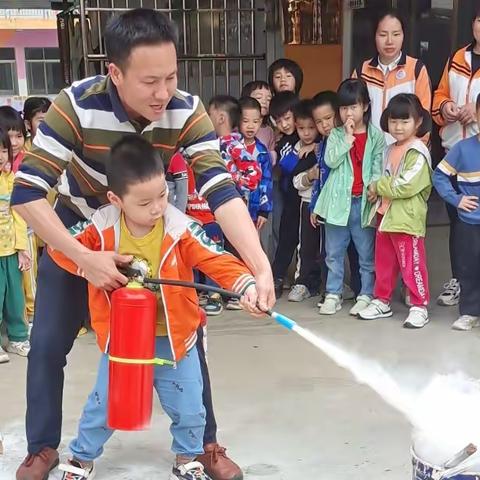 “安全伴我同行”——肖家幼儿园开展安全生产月系列活动