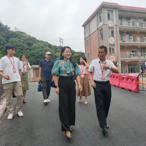 《和美天府》结对帮扶谋发展，校际携手促提升