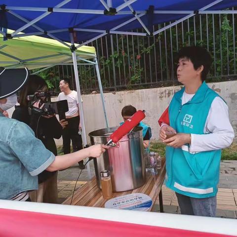 直击高考现场 长安分公司熬制浓浓绿豆汤，全力护航高考，助力学子圆梦