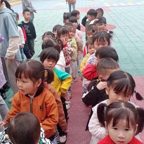 株潭中心幼儿园中一班第六周活动记录