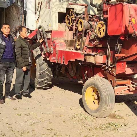 礼泉农机管理站扎实开展冬季农机安全检查和补贴机具核验工作。