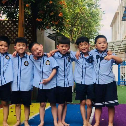 蓝精灵幼儿园学前班毕业篇