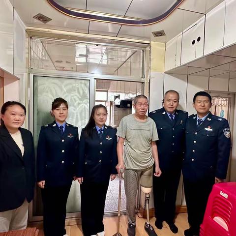 磨刀石收费站党支部开展“迎中秋、庆国庆、送温暖”主题党日活动