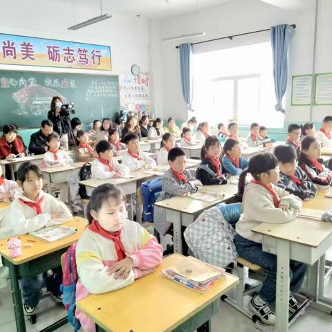 借力教学视导 助推教师成长——南孟镇马坊中心小学听课视导活动