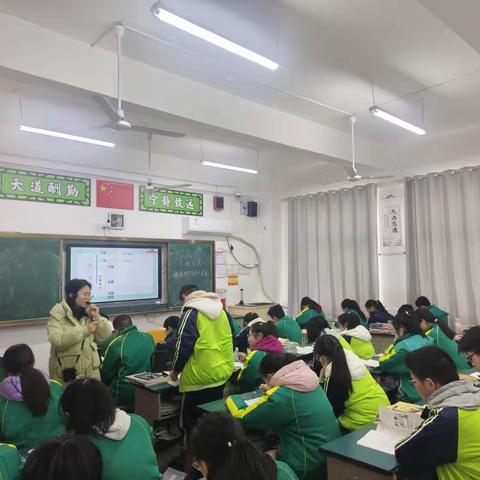 才采教学一篮果，又撷备考数本经——芳草学校初中语文、物理学科专家入校指导教研活动纪实