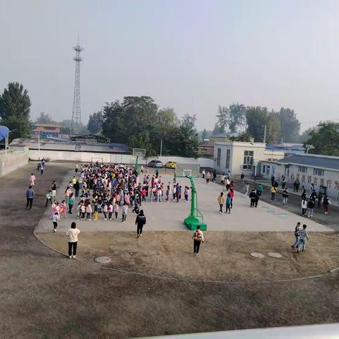 校园消防演练 筑牢安全防线——全校师生消防安全演练