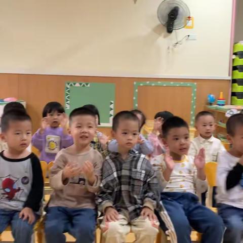 万象润禾幼儿园 ——小一班第七周生活花絮