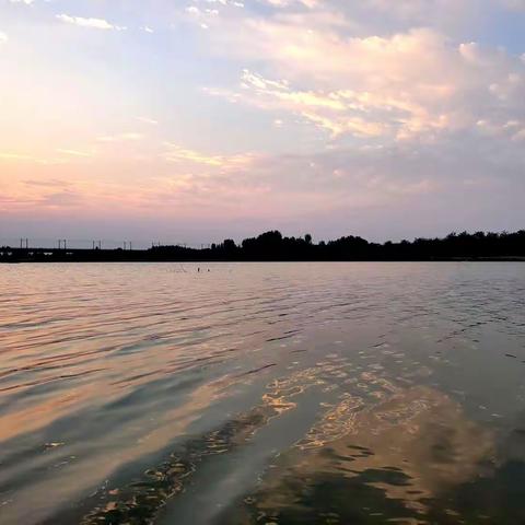 永定河  出西山  青草碧树水潺潺