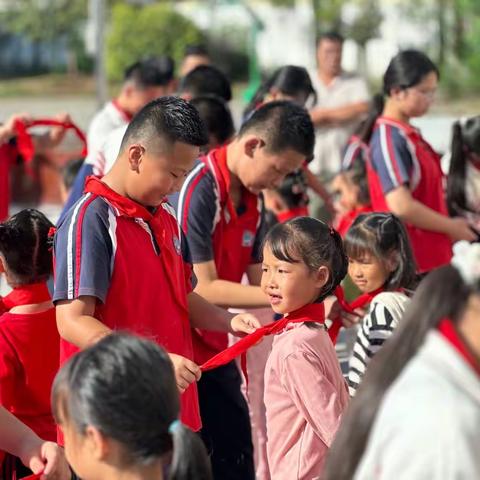 喜迎建队日 争做新时代好队员——漳州古雷港经济开发区眉田小学新队员入队活动