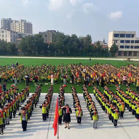 “争做新时代好队员” ﻿ ——阳逻街第二小学2023年建队暨纳新仪式