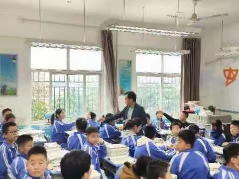 安全重于一切--铁炉初级中学刀具排查记