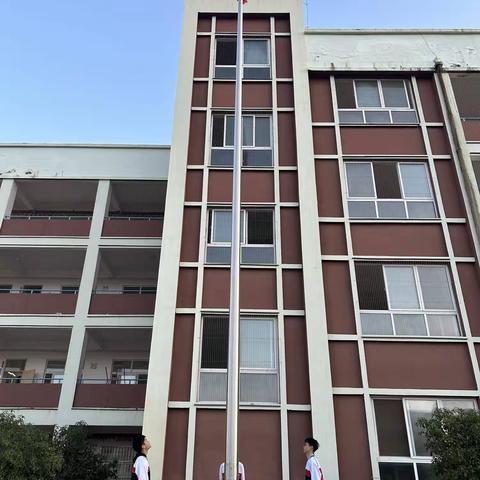 “策马扬鞭凌云志，百尺竿头砥砺行”——方树泉中学2023秋第一次学情调研总结表彰大会
