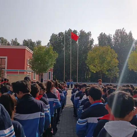 第六实验小学“节约粮食，远离浪费”主题升旗仪式