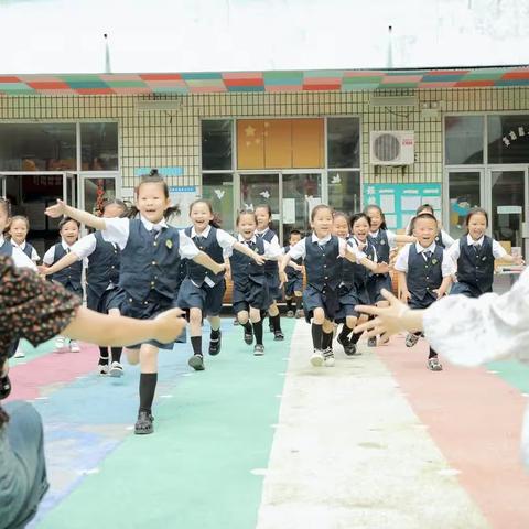 留“夏”回忆，时光有你——盱眙县县直机关幼儿园大二班学期总结