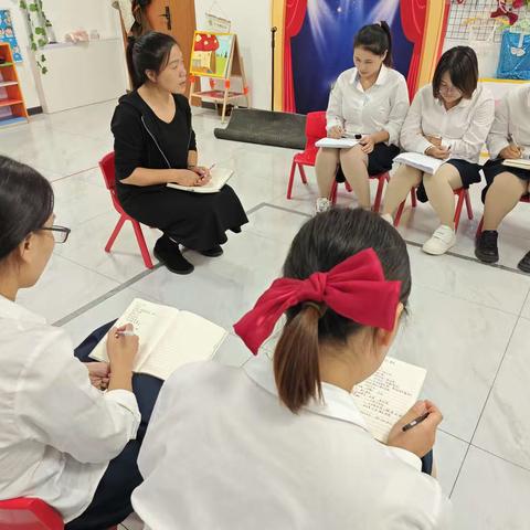 向日据幼儿园“学高为师 身正为范”师德师风专题会议