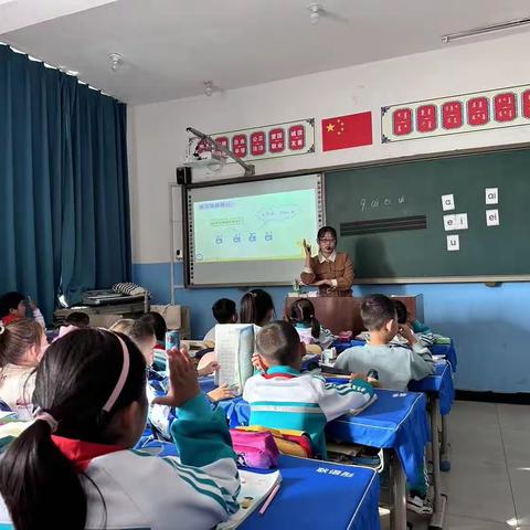 指导促前行，润物细无声           ——库伦旗教育研修中心培训部来库伦小学对新教师跟踪指导