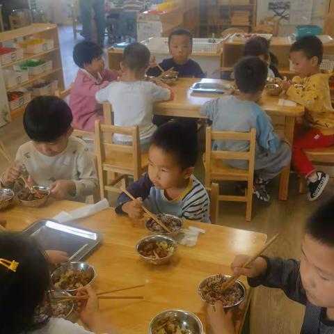 幼儿园陪餐记录