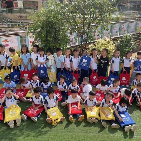 贝儿健书香早托幼书香润童心 阅读伴成长”