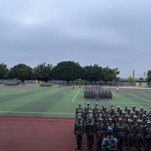 青春飒爽时，热血铸港城－－记湛江市港城中学高一新生军事训练（三）