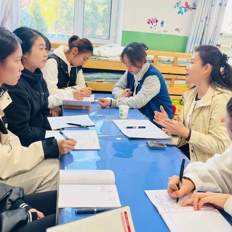 “教而不研则浅，研而不教则空”长春市朝阳区第一实验幼儿园推门课即时教研开始啦📚📚