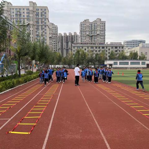 “展体育课堂风采，共教研促成长”——记东昌府区启明小学体育教研活动