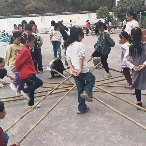 “共筑美育梦、多彩少年宫”团城第一小学10月18日少年宫活动纪实