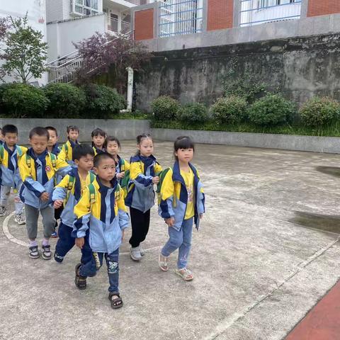 幼小衔接同携手 双向奔赴共成长——-宝塔幼儿园走进宝塔小学