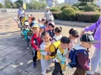 秋日漫时光  一起“趣”秋游——广昌县第一幼儿园小班亲自然活动