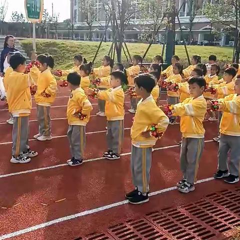 九江八里湖双峰小学一3班第一届秋季运动会暨首届亲子运动会！