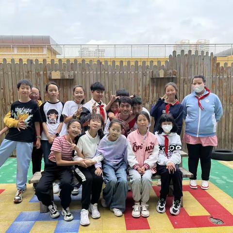 🌿霜叶知秋🍃，欢声笑语🌻