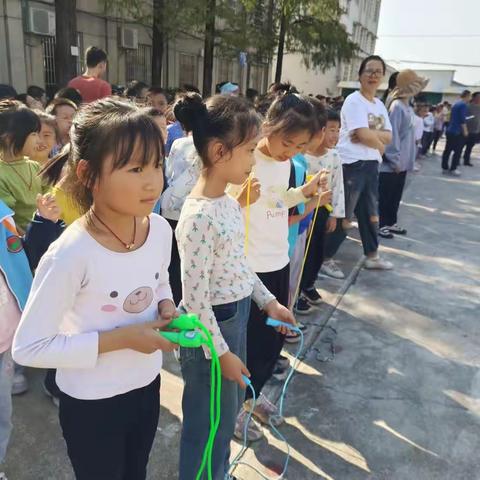 “运动绽放风采，健康承载未来”——棋梓中心小学跳绳比赛