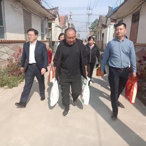 莱芜区寨里镇重阳走访百岁老人