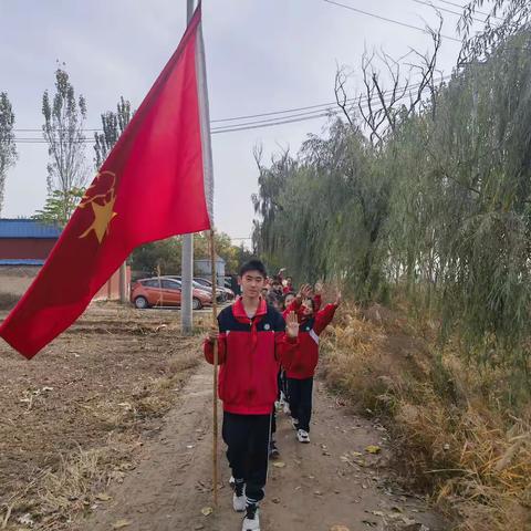 九九重阳节，浓浓敬老情
——北格镇流涧小学重阳节敬老院慰问活动