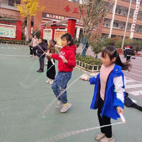 宁陵县第三实验小学体育技课二年级（二14）班