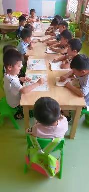 爱心幼儿园中四班一周回顾