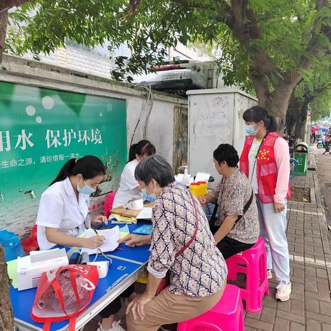 情暖春秋 爱在重阳——凤翔街道高登社区计生协开展“10.23九九重阳节”宣传活动