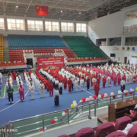 九九重阳，丹桂飘香，10月25日，屏边武术协会庆祝屏边苗族自治县成立60年，早上9点屏边武术协会在屏边县体育馆，