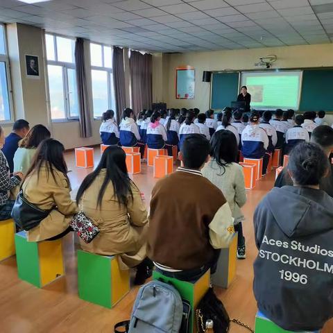 土默特左旗第二中学音乐学科教学视导纪实