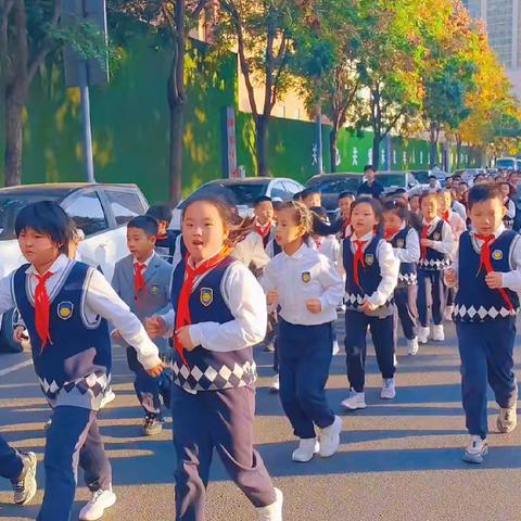 阳光无限好，运动正当时——山西省实验小学新道街校区跑操录