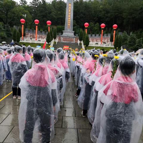 玉合石门小学少先队员参加祁东县2023年“烈士纪念日"向人民英雄敬献花篮仪式